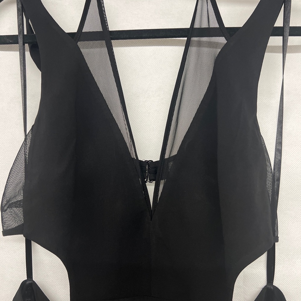 "BON CHIC BON GENRE" ~in French. meaning, "GOOD STYLE GOOD ATTITUDE" BCBG - Picture 7 of 12